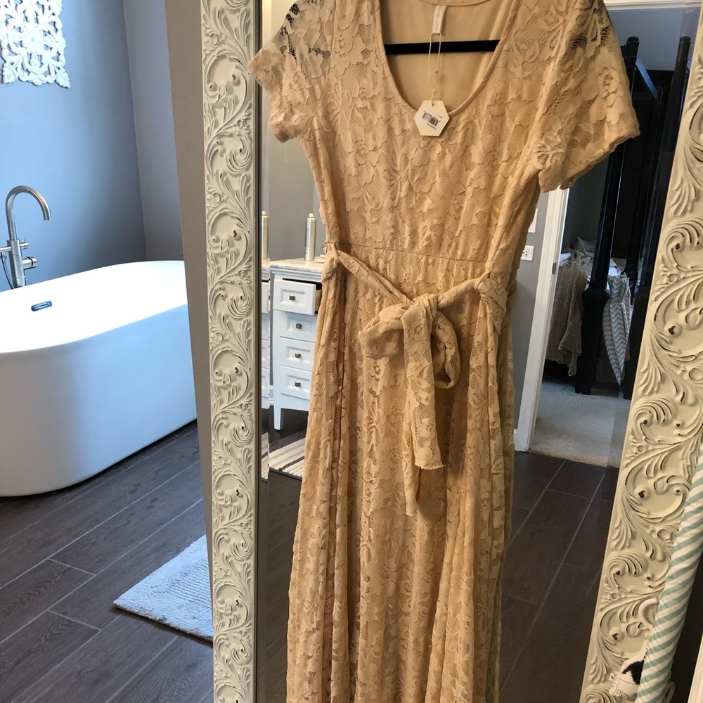 Cream lace maternity gown